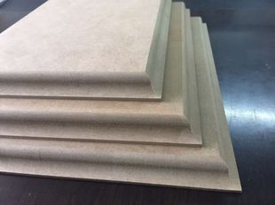 江西绿洲松杂剥皮家具板4x8尺（9、12、15、18、25mmE1）